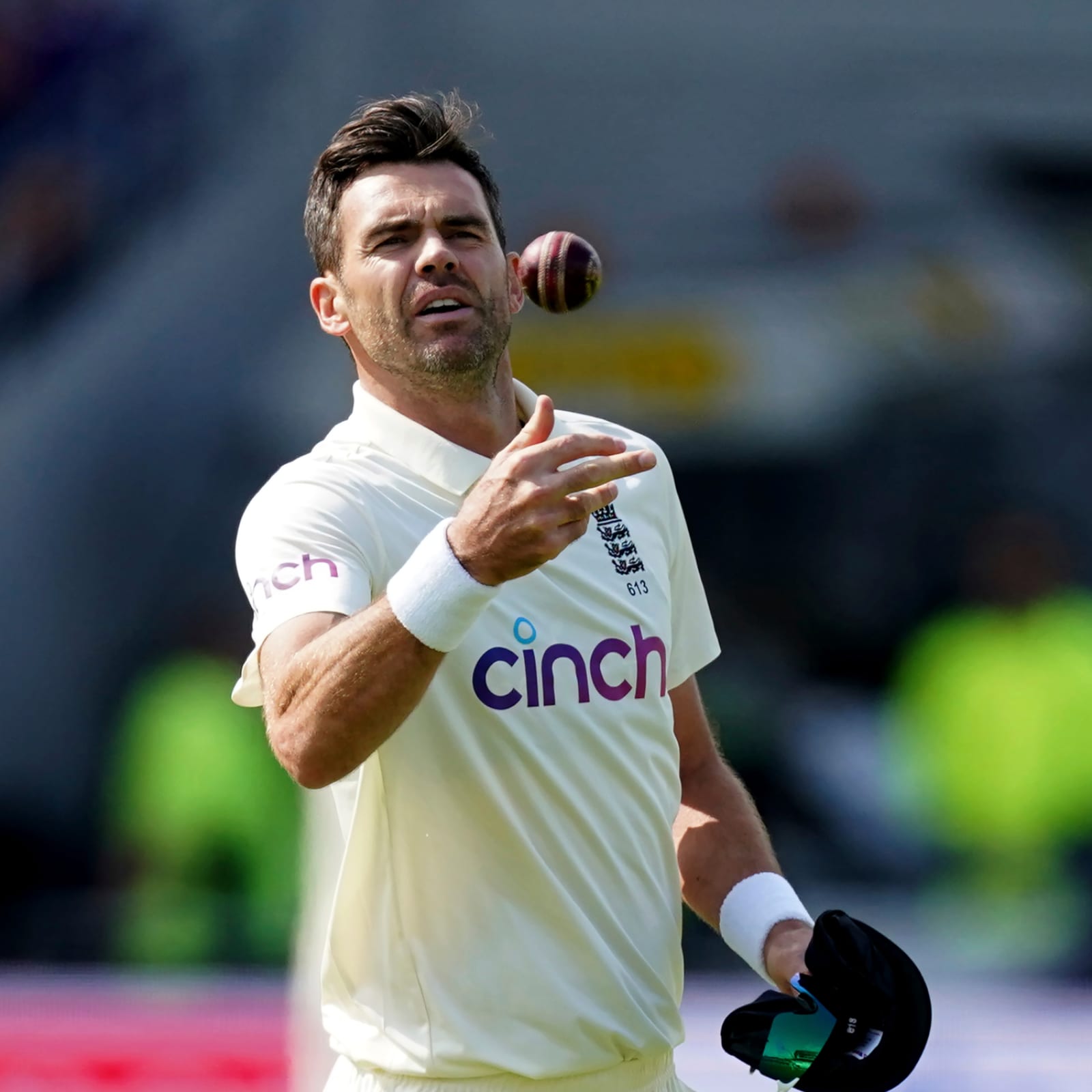 james-anderson-toss-ball-ap-1600
